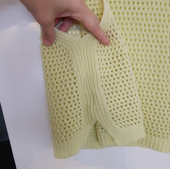 WildFox Pale Yellow Knit Sweater Tank, Size Large - Picture 2 of 7